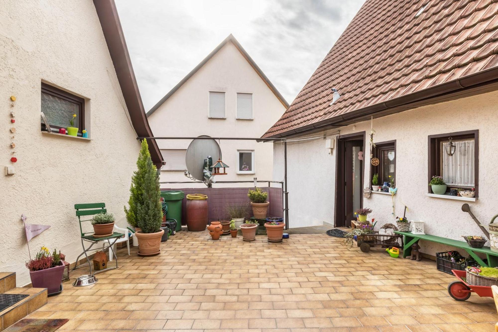 Apartmenthaus Ferienwohnungen Sila Weinstadt Zewnętrze zdjęcie