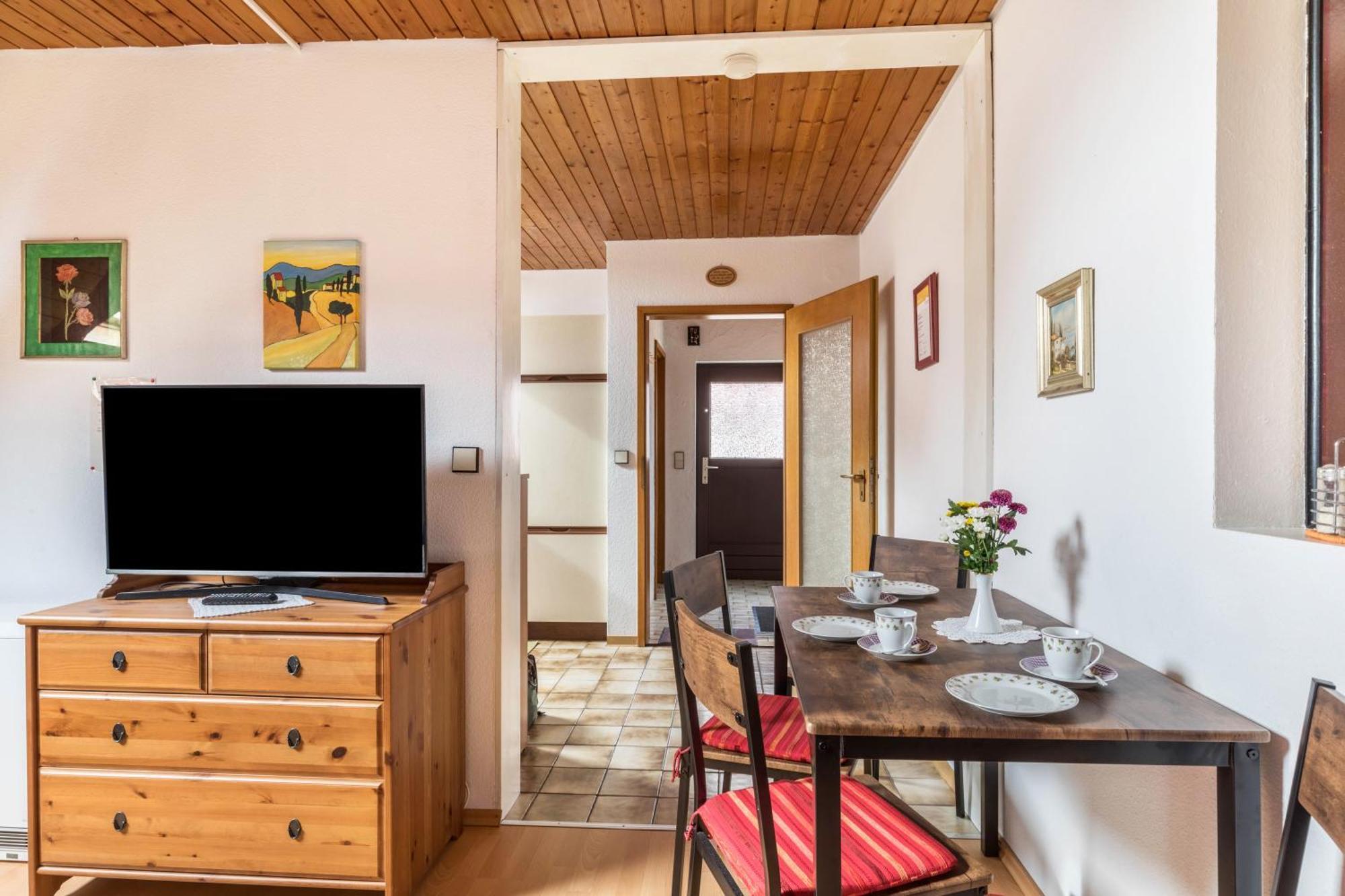Apartmenthaus Ferienwohnungen Sila Weinstadt Zewnętrze zdjęcie