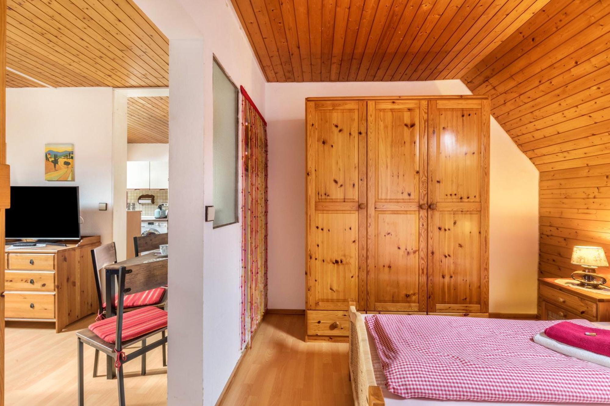 Apartmenthaus Ferienwohnungen Sila Weinstadt Zewnętrze zdjęcie